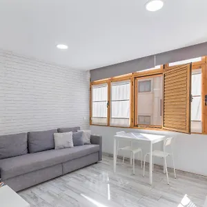 https://apartamento-acuario-arinaga.in-canary-islands.com